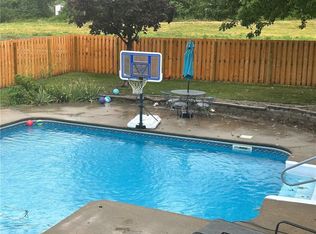 1104 Colony Dr, Kearney, MO 64060