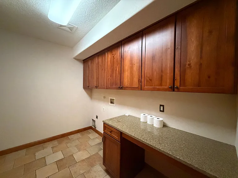 516 Sparrow Hawk Ct SE — Photo 38