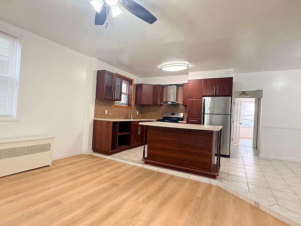 1st image of 106 Bay 8th St #1