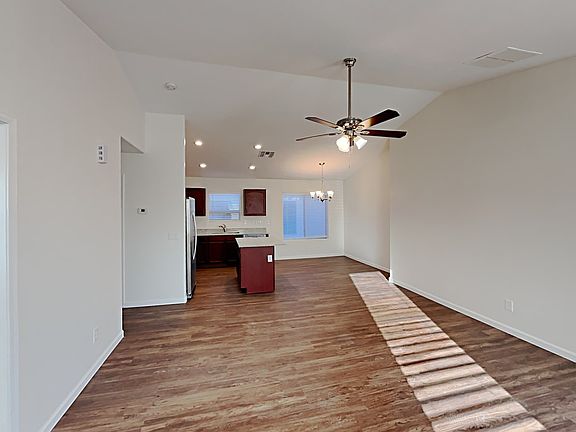 3rd image of 1354 E Leslie Ave
