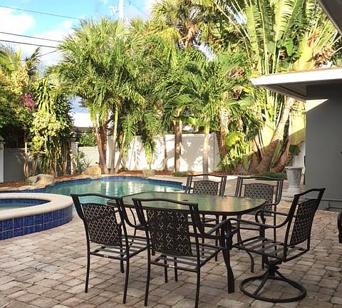 2nd image of 259 Miramar Ave