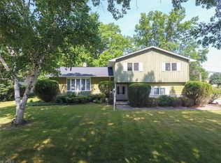 7420 Baldwin Creek Dr, Middleburg Heights, OH 44130