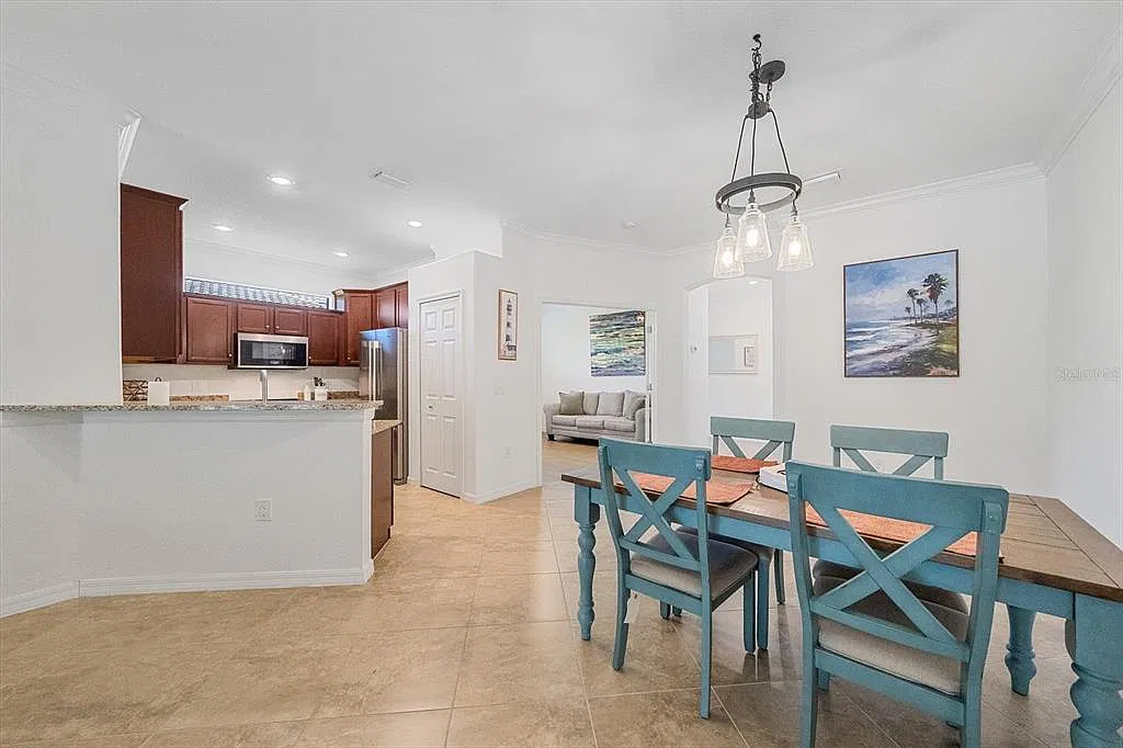 2 bed, 2.0 bath, 1568 sqft, $4,500 — Photo 4