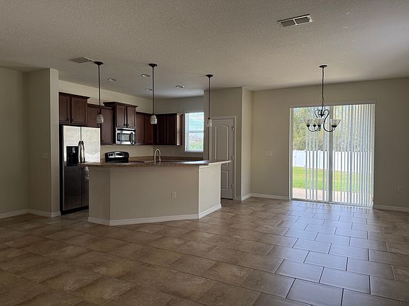 2nd image of 1468 Scarlet Oak Loop #Na