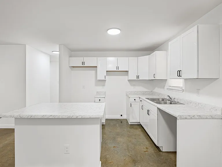365 Washburn Dr — Photo 6