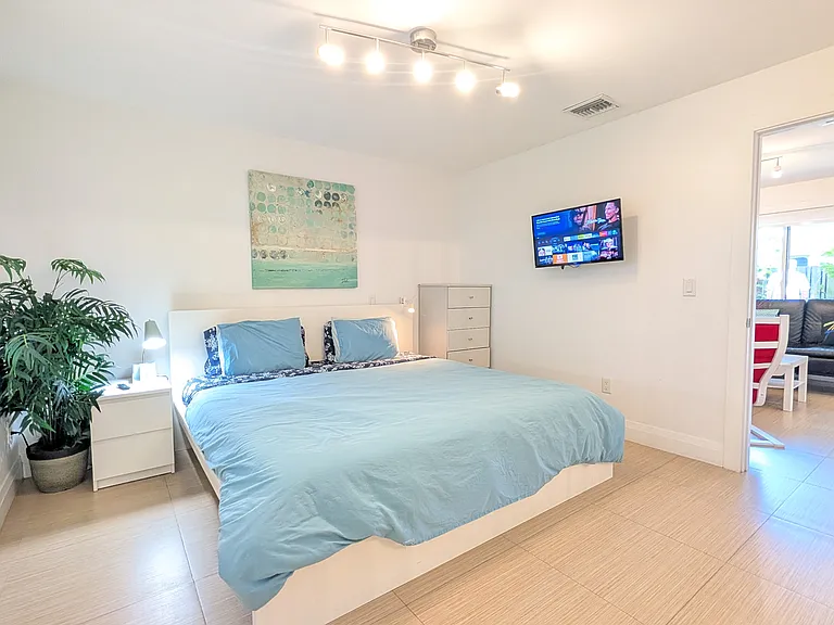 4324 N Ocean Dr #3 — Photo 9