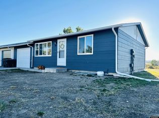 918 N 6th St, Douglas, WY 82633
