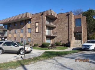 550 Michigan City Rd APT 1A, Calumet City, IL 60409