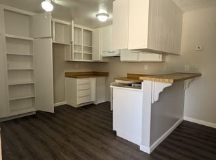 16356 Pebble Beach Dr APT 221, Victorville, CA 92395