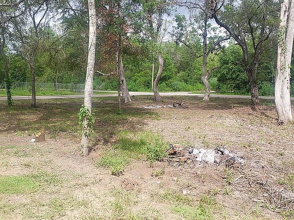 3rd image of 109 Penguin Ln