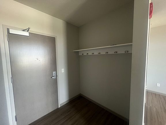 4th image of 507 N Riverfront Dr #204