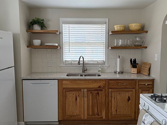 5th image of 610 Obispo St