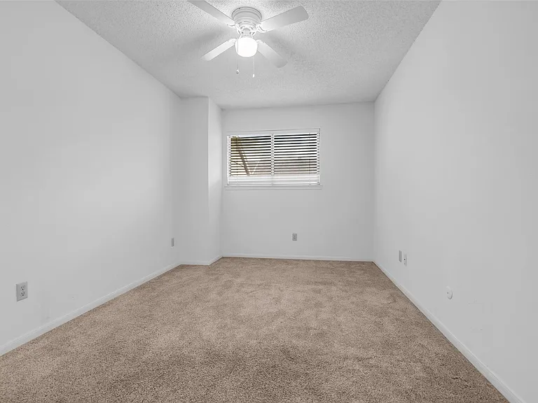 13740 Hollowgreen Dr #605 — Photo 20