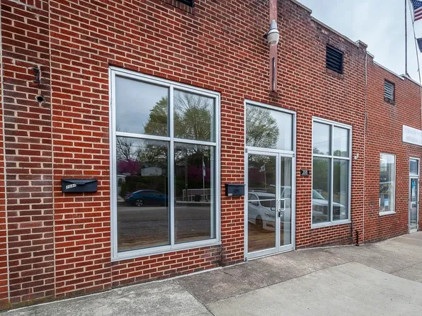 208 Virginia Ave, Shenandoah, VA 22849