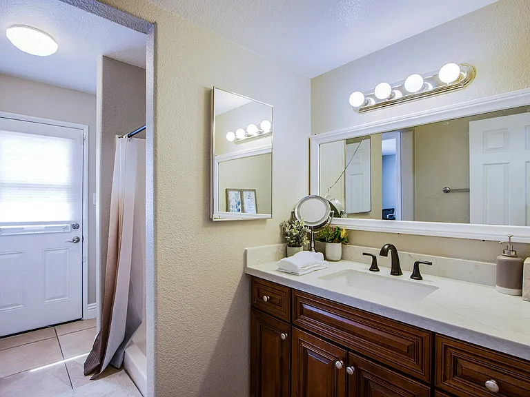 1012 Eugene Cernan St #B — Photo 6