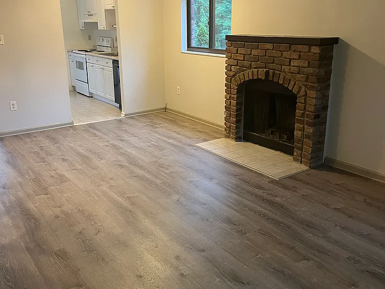 2906 Autumnwood Dr — Photo 2