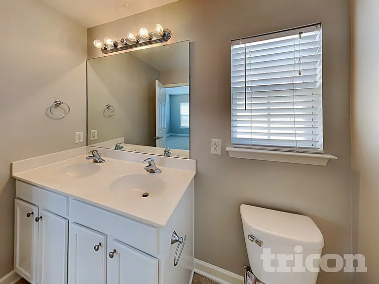 7633 Lady Liberty Ln — Photo 9