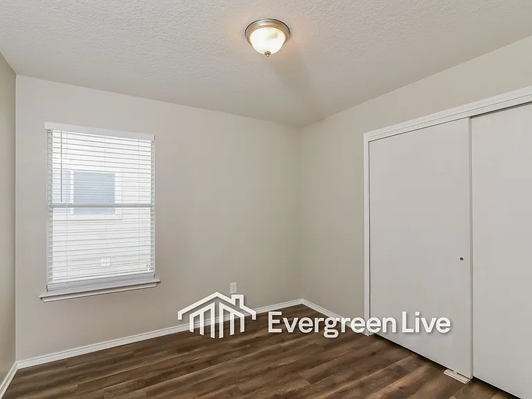 9218 Blazer Pl — Photo 10