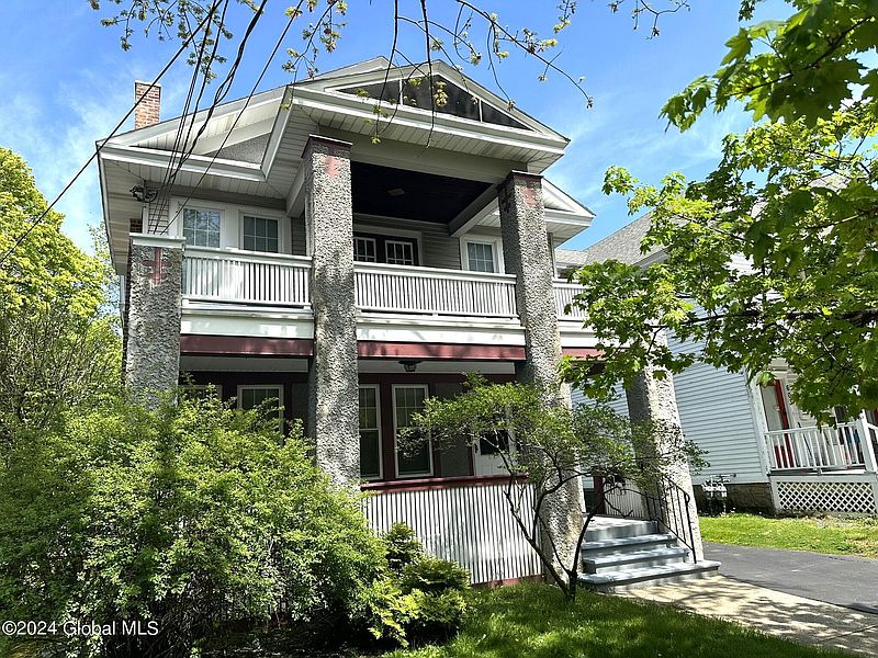 2nd image of 655-657 Hudson Avenue
