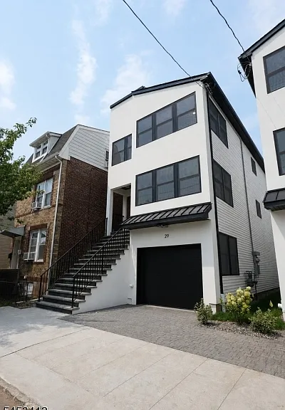 29 Frederick St #1 — Photo 2