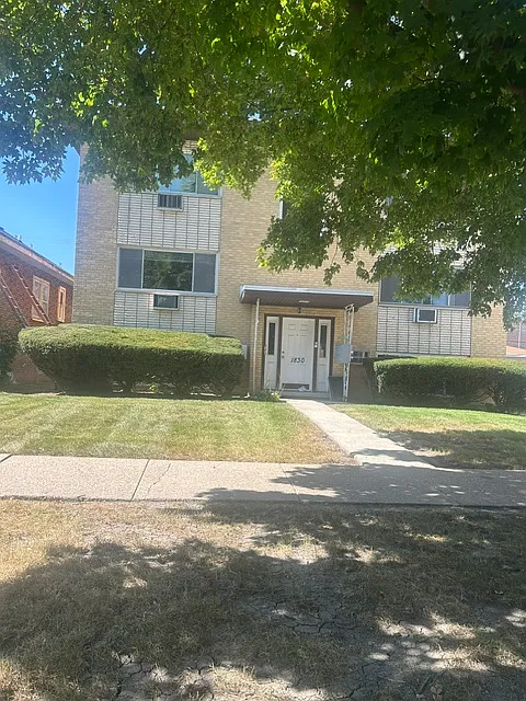 1830 S 13th Ave #1S