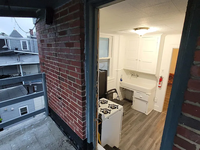324 Spring St #3 — Photo 18