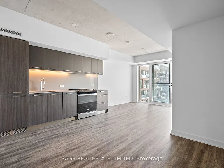 665 Queen St E #514 — Photo 2