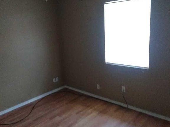 3rd image of 10300 Heritage Dr