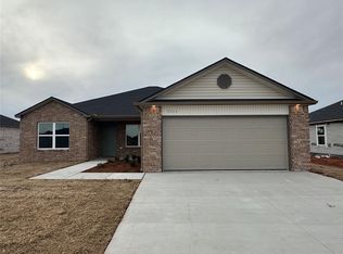 1111 Sunflower Ln, Newcastle, OK 73065