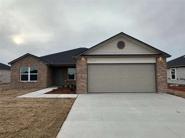 1111 Sunflower Ln, Newcastle, OK 73065