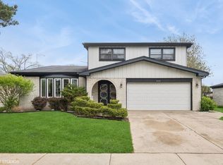 515 S Inner Circle Dr, Mount Prospect, IL 60056
