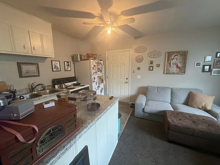 West Wind Apartments — Photo 5
