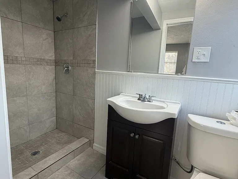4102 Chesswood Dr — Photo 9