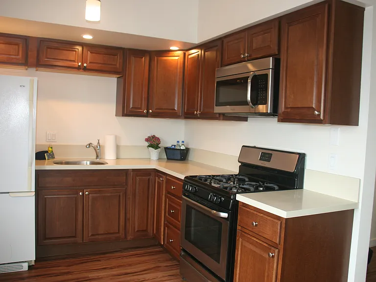 250 N 11th St #B — Photo 15