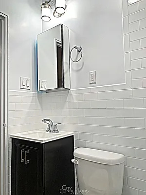 Rented by City Connections Realty | media 16