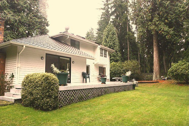A good-sized lawn area adjacent to the mammoth deck
