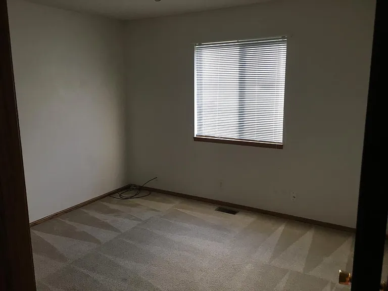 1017 Cedar Point Cir — Photo 9