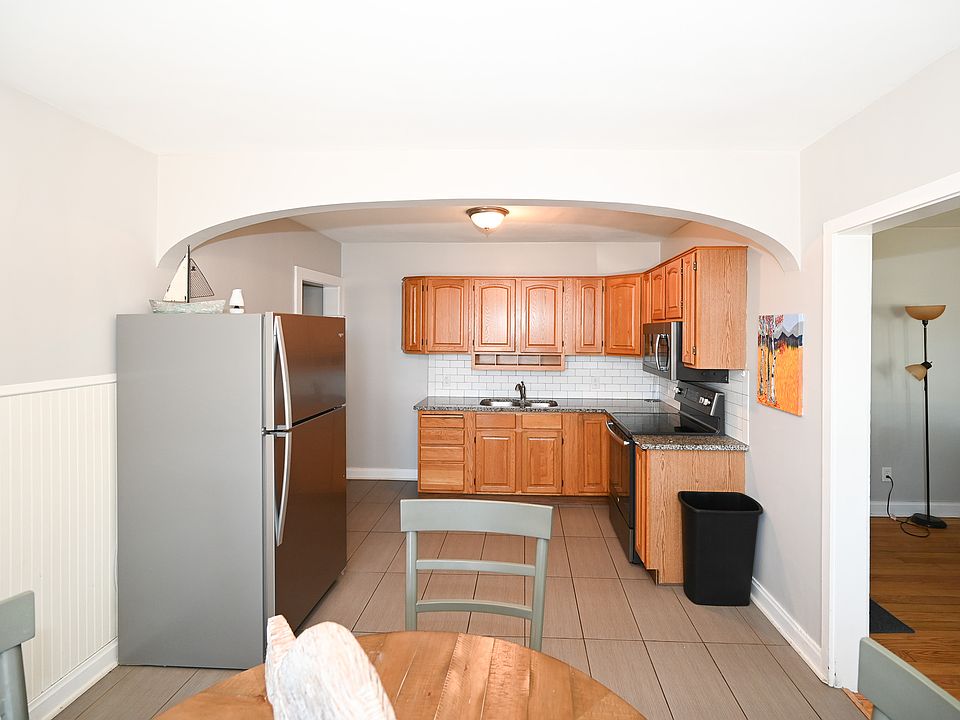 Dining Area/Kitchen