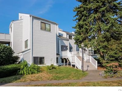 48 Rowayton Woods Dr, Norwalk, CT, 06854