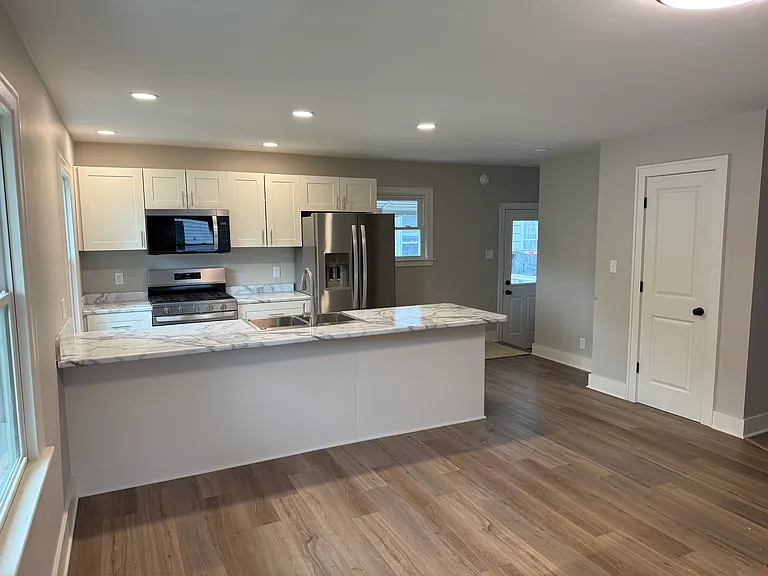 Living room & Kitchen