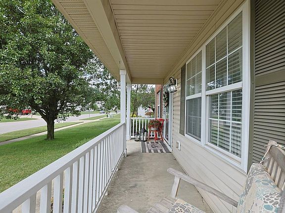 3rd image of 1147 Stableview Cir