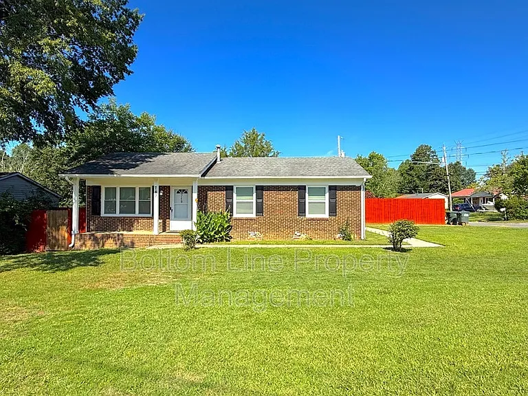749 Shannon Bradley Rd — Photo 2