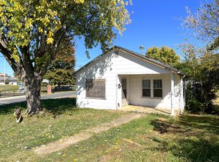 402 8th St, Newport, TN 37821