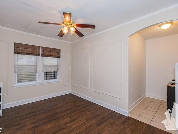 4th image of 2827 N Burling St #321