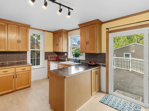 2697 8th Ave E, North Saint Paul, MN 55109
