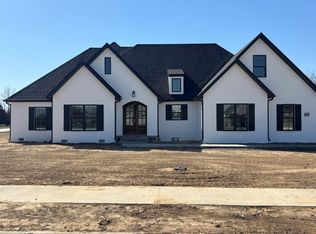 1818 Brush Creek Cir, Pittsburg, KS 66762