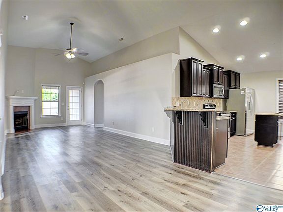 3rd image of 203 Summer Cove Cir NW