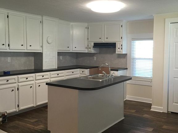 Kitchen with center island