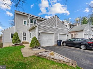 4715 Summertime Dr, Oxon Hill, MD 20745