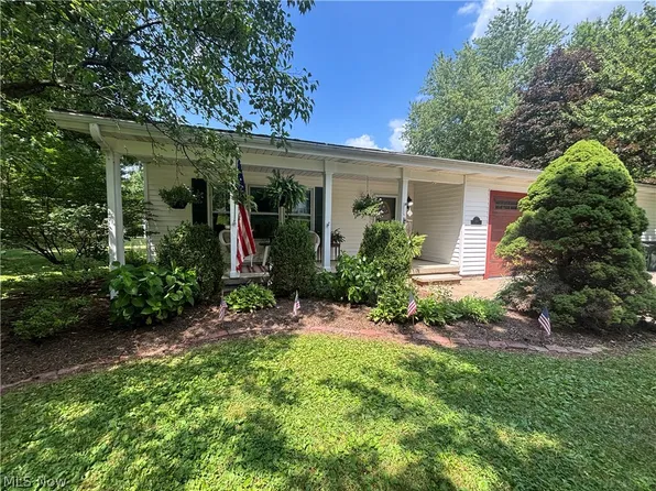 385 Cochran Rd, Aurora, OH 44202